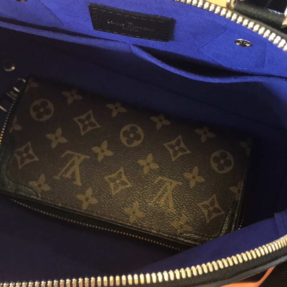 Louis Vuitton - Picture 7 of 7